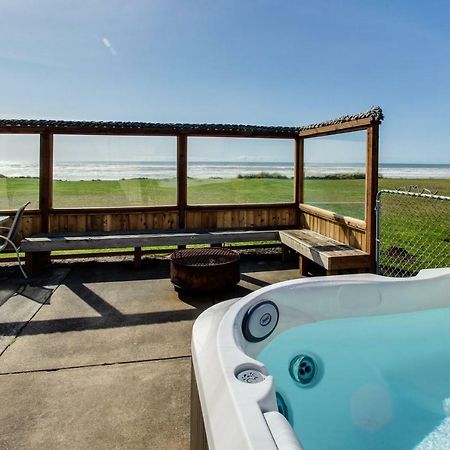 Sparkling Sands Oceanfront San Marine Exterior photo