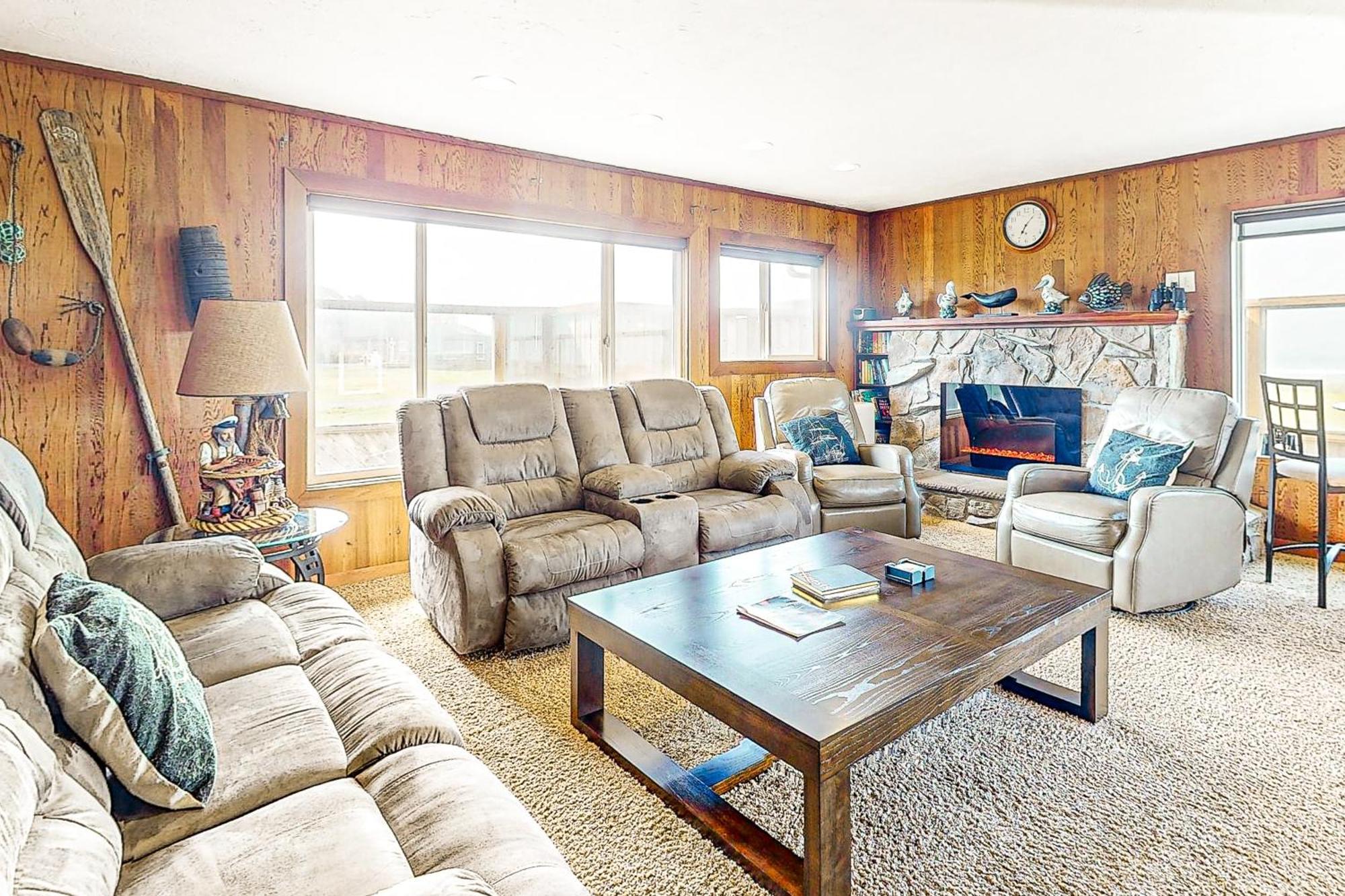 Sparkling Sands Oceanfront San Marine Exterior photo