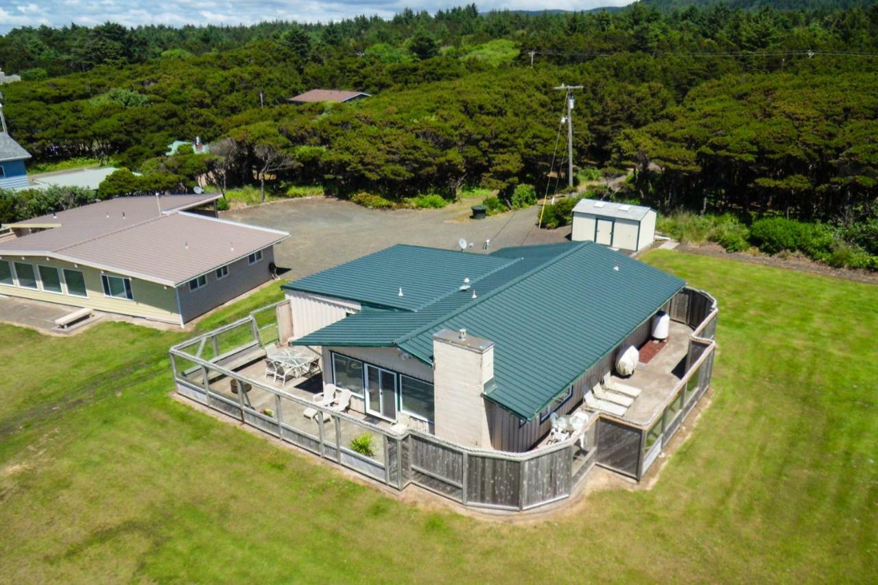 Sparkling Sands Oceanfront San Marine Exterior photo